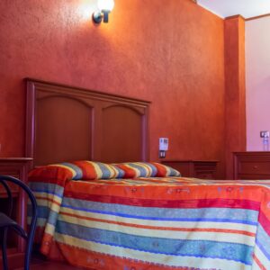 Habitación Queen Size con A/C | Confort y Wi-Fi