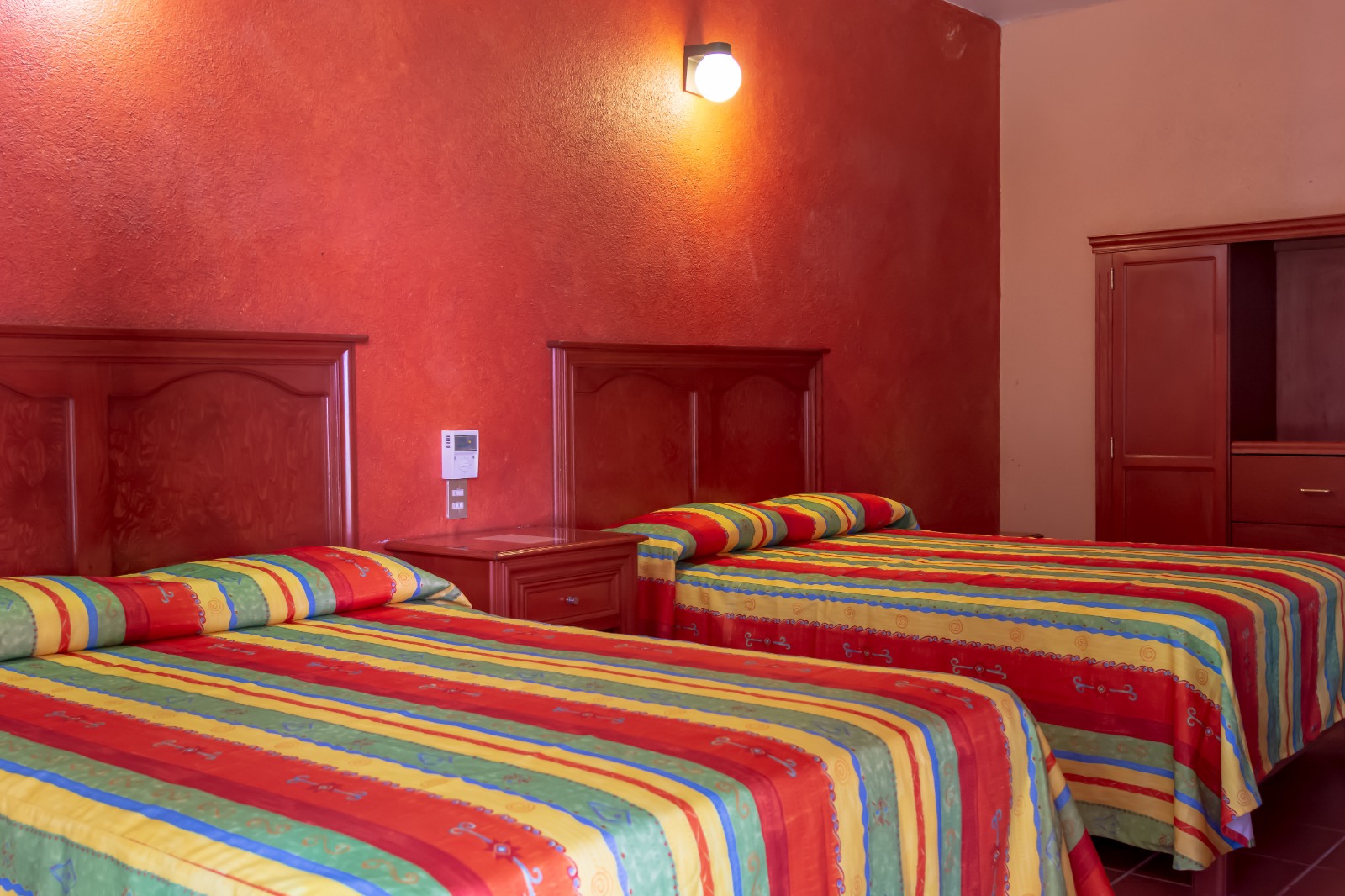 Habitación King 2 camas | Opción premium con A/C