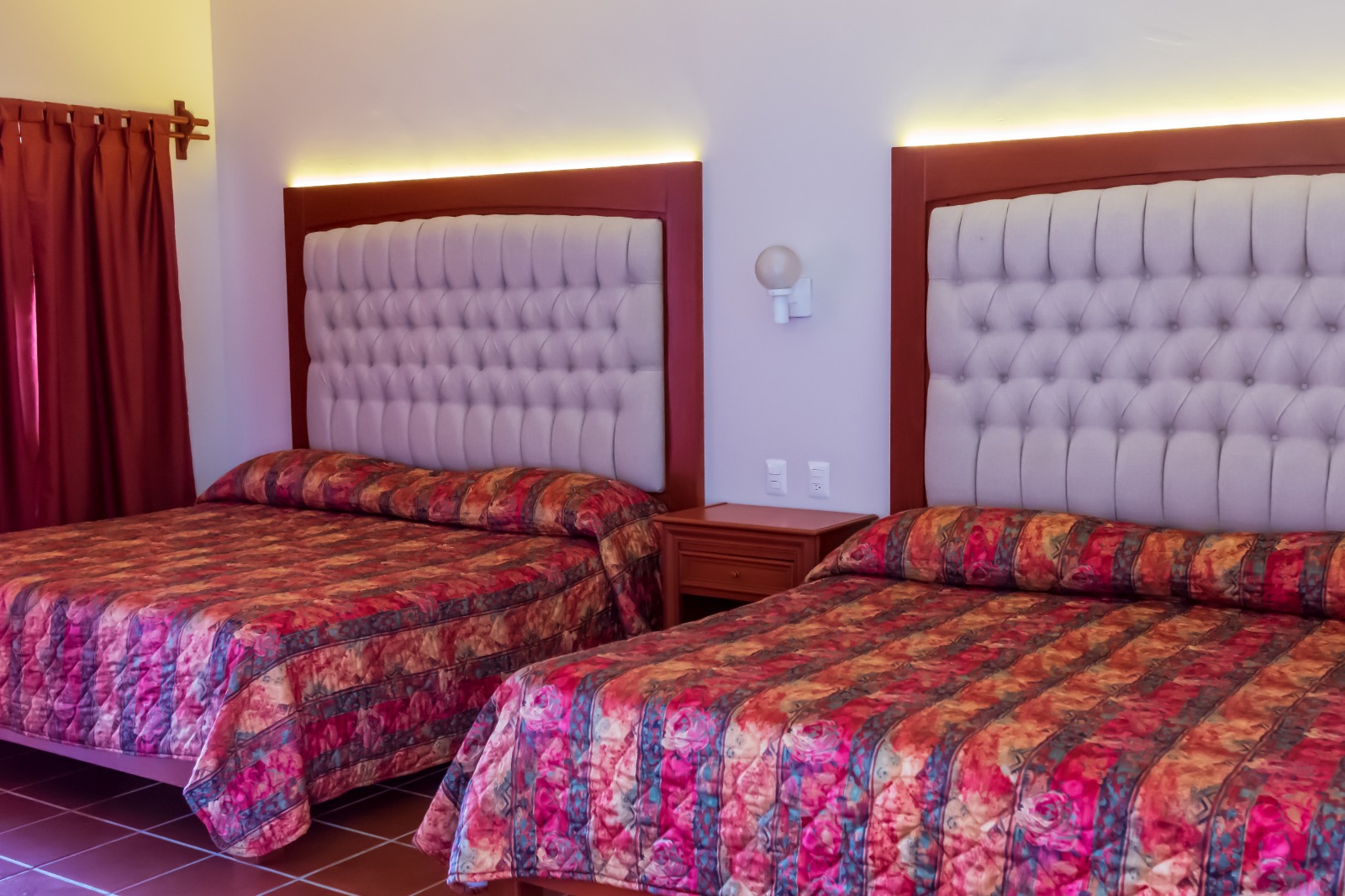 Habitación Queen 2 camas con A/C | Ideal para familias